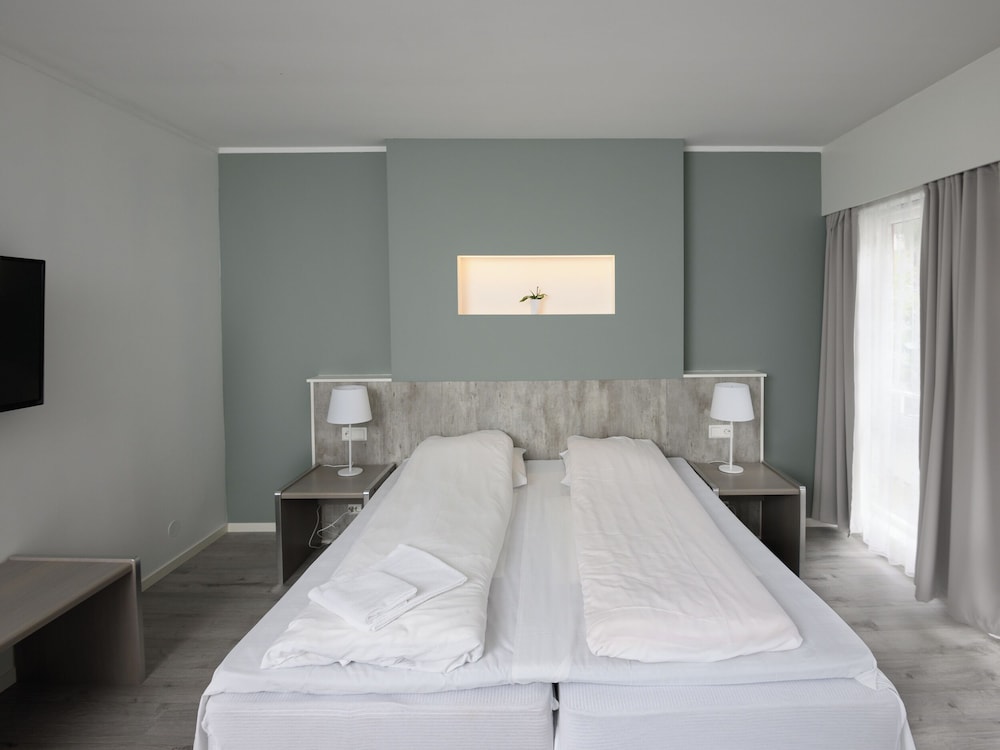 Revsnes Hotell 6/48