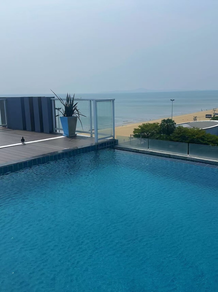 Abani Jomtien Inn 44/50