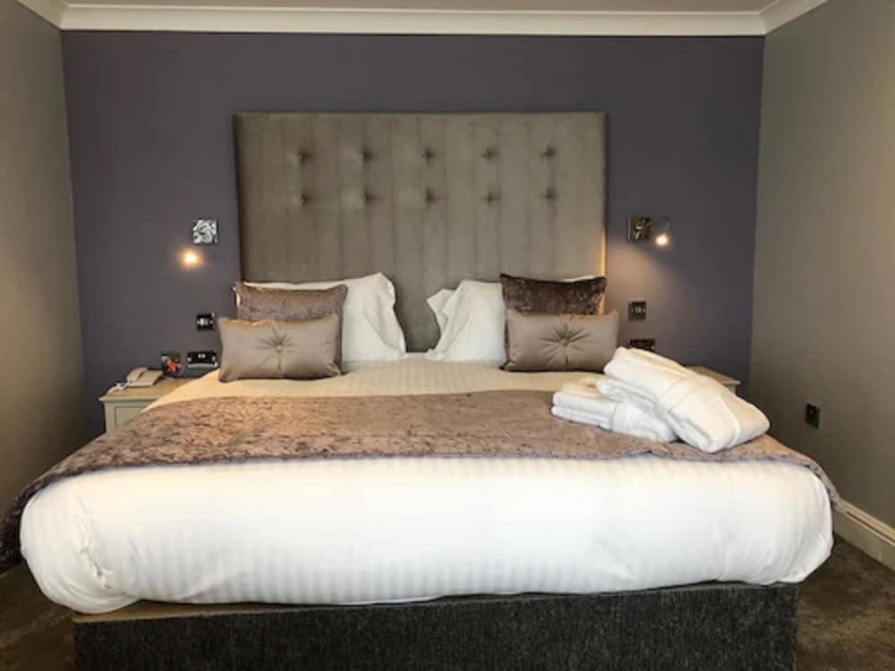 Exeter Court Hotel 32/66