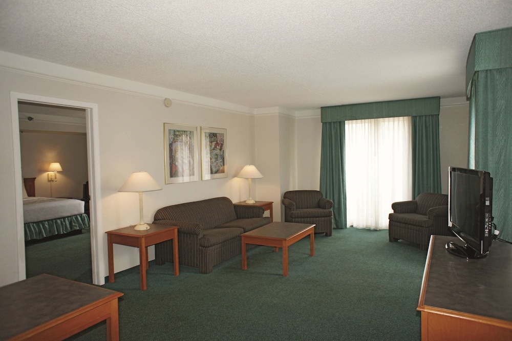 La Quinta Inn by Wyndham Tampa Bay Pinellas Park Clearwater 42/56