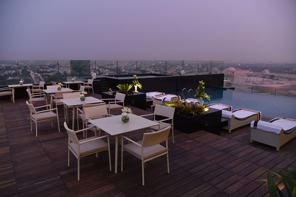 Renaissance Lucknow Hotel 54/65