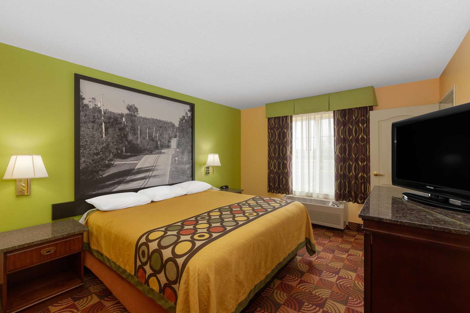 SUPER 8 BY WYNDHAM LAKE OF THE OZARKS 12/30