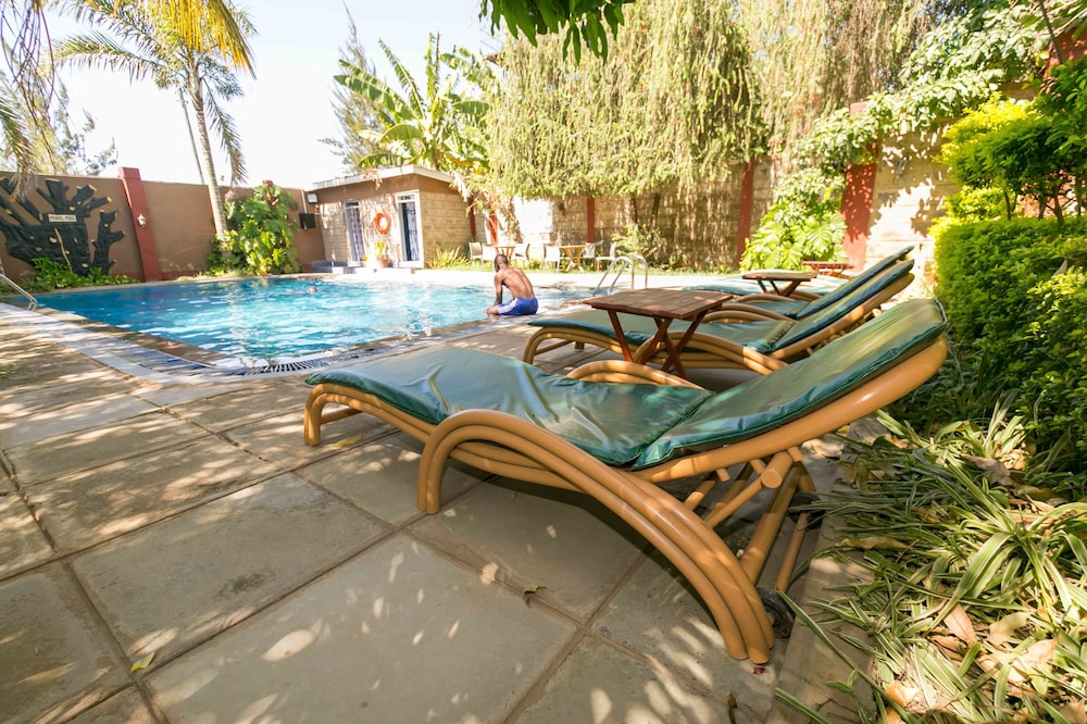 Fahari Gardens Hotel 41/50