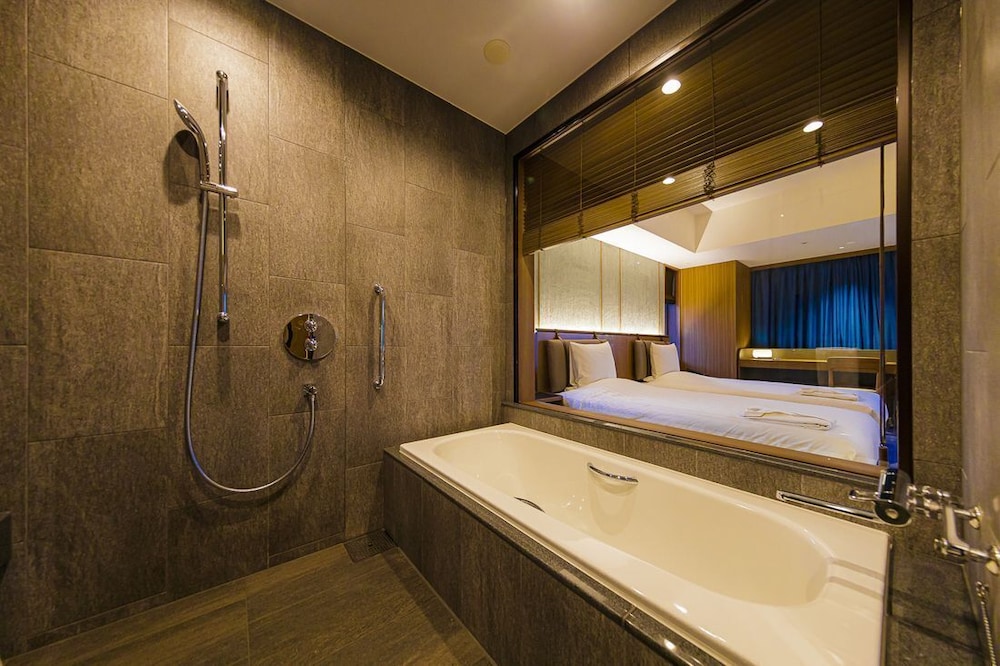 Hotel Collective 49/50