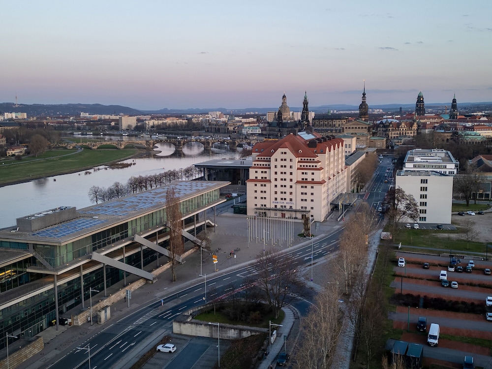 Maritim Hotel & Internationales Congress Center Dresden 3/75