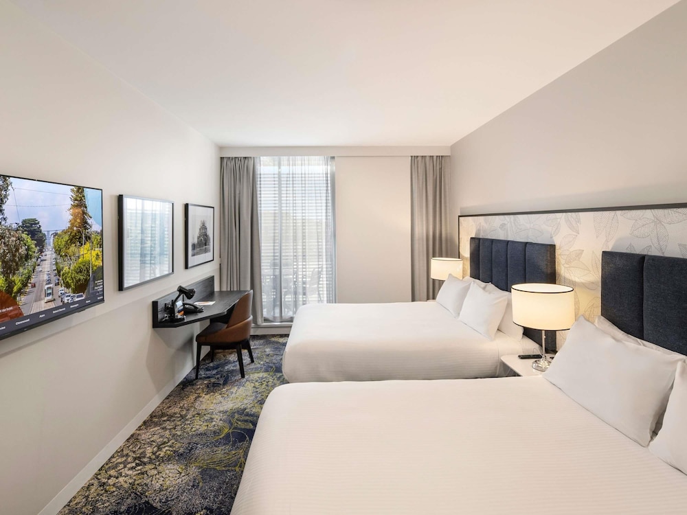 DELUXE, 2 QUEEN BEDS