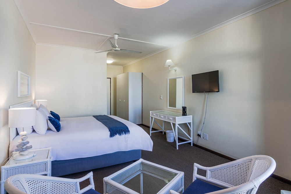 BAYVIEW HOTEL 29/75