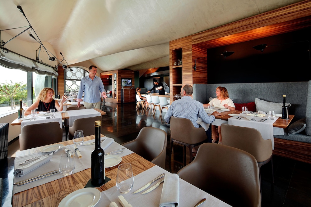 Cava Hotel Mastinell 49/68