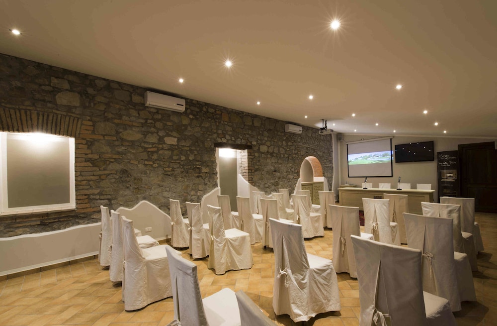Relais Borgo San Faustino 27/50