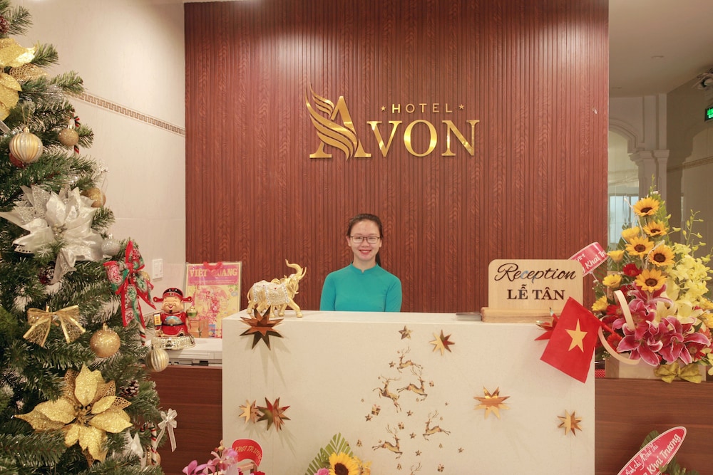 Avon Hotel 11/54