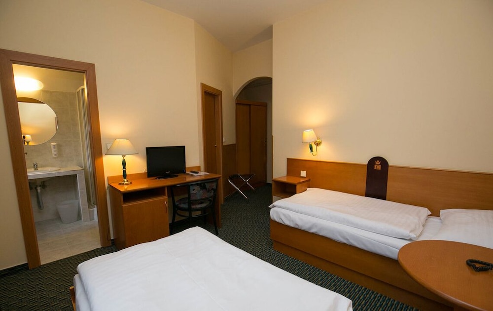 Central Hotel 14/47