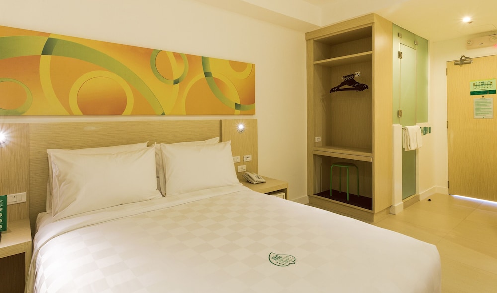 Go Hotels Manila Airport Road 11/29