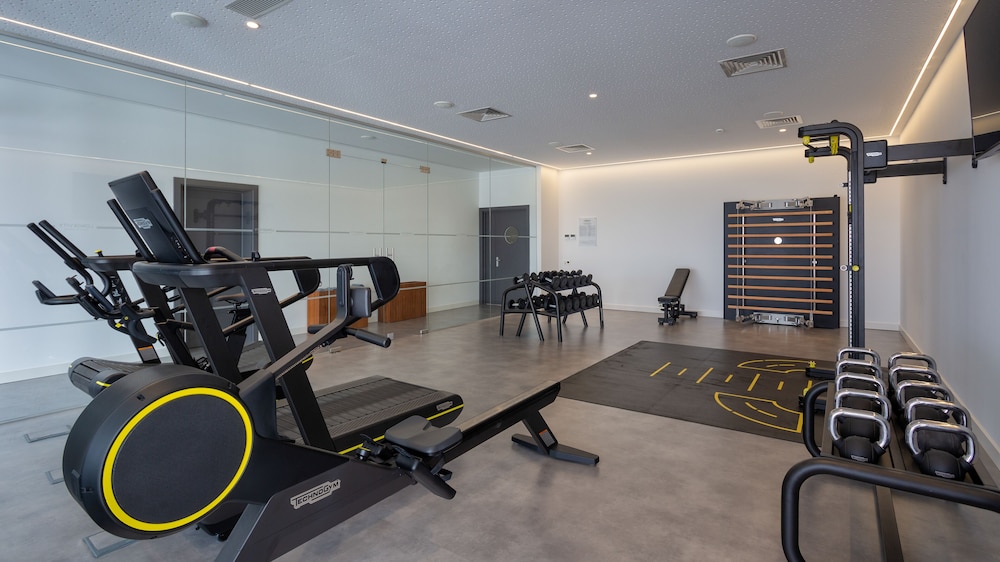 Longevity Health & Wellness Hotel 45/67