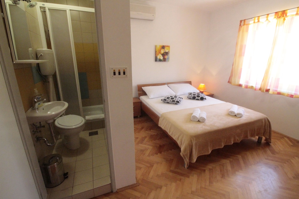 Studios & Rooms Fiesta 14/35