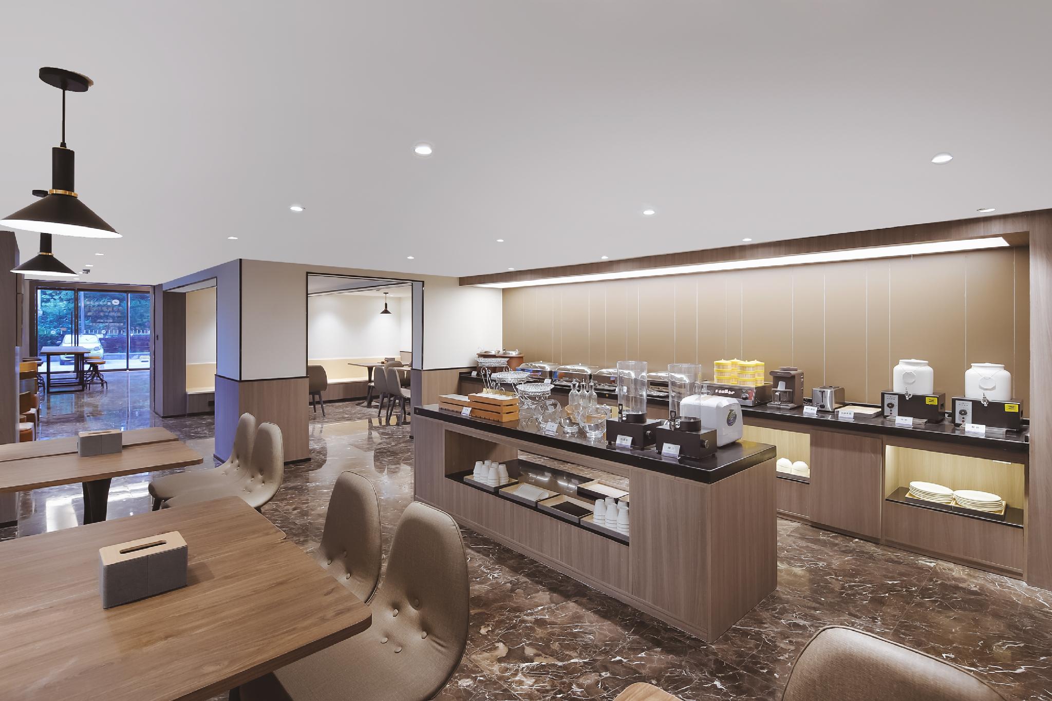 HanTing Hotel (Nanjing South Railway Station Software Avenue Hotel) 28/43
