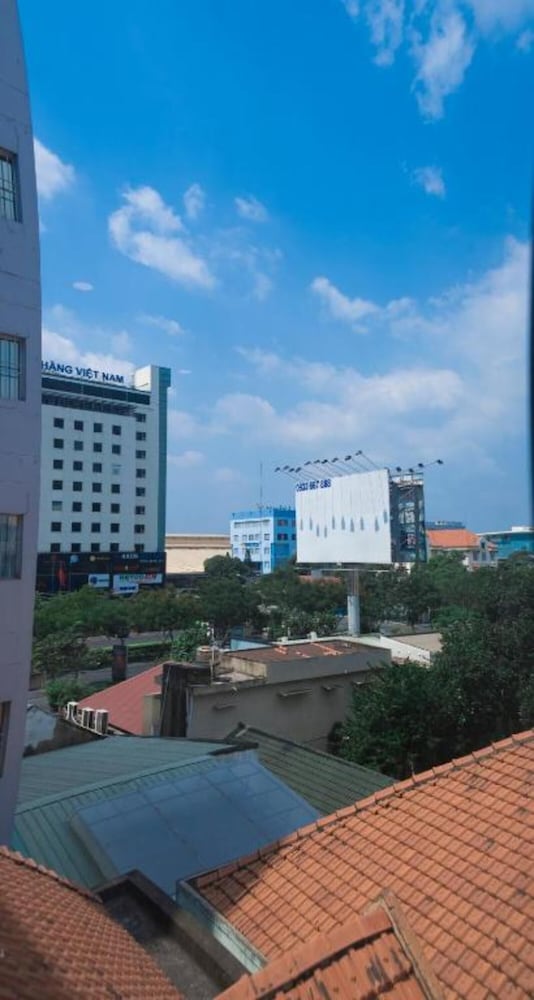 White Diamond Hotel - Airport 45/50
