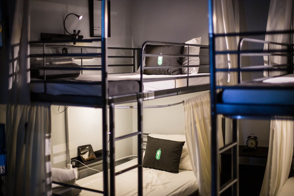 Nomada Urban Beach Hostel 35/39