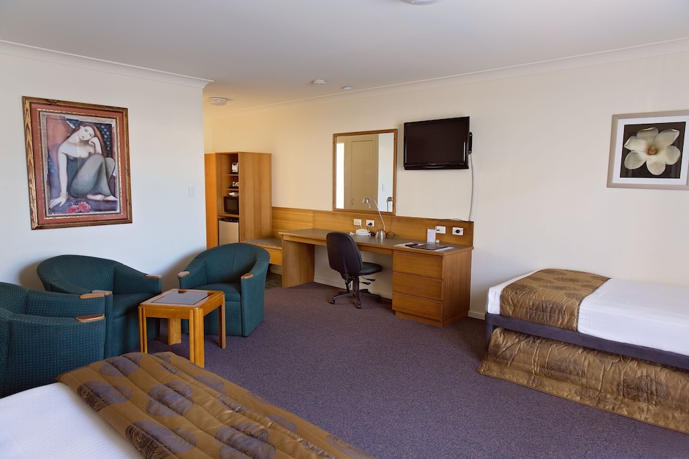White Lace Motor Inn 31/67