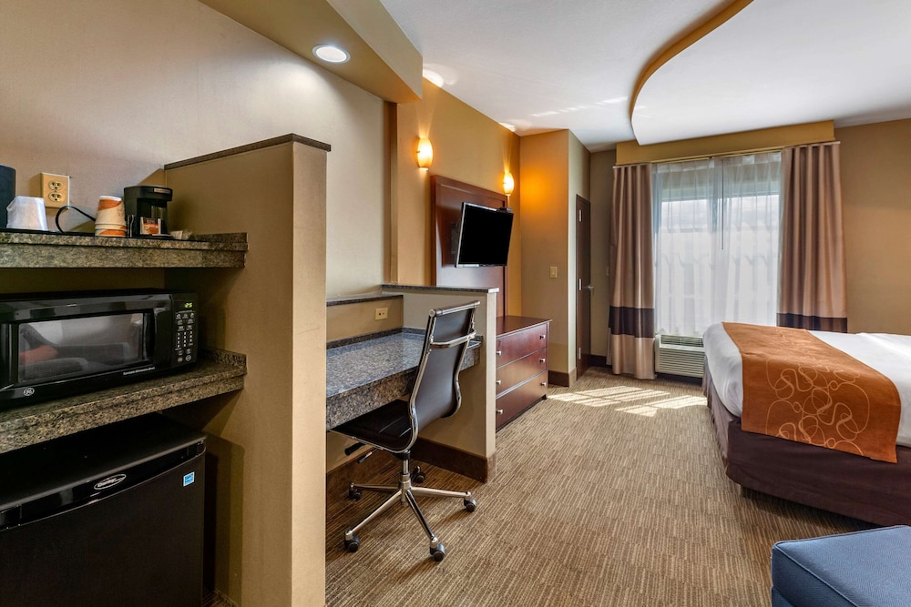 Comfort Suites Perrysburg - Toledo South 44/49