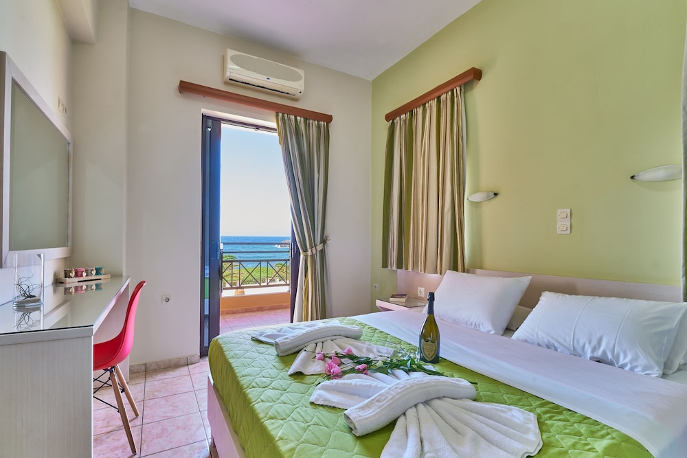 2 BEDROOMS, APARTMENT, SEA VIEW
