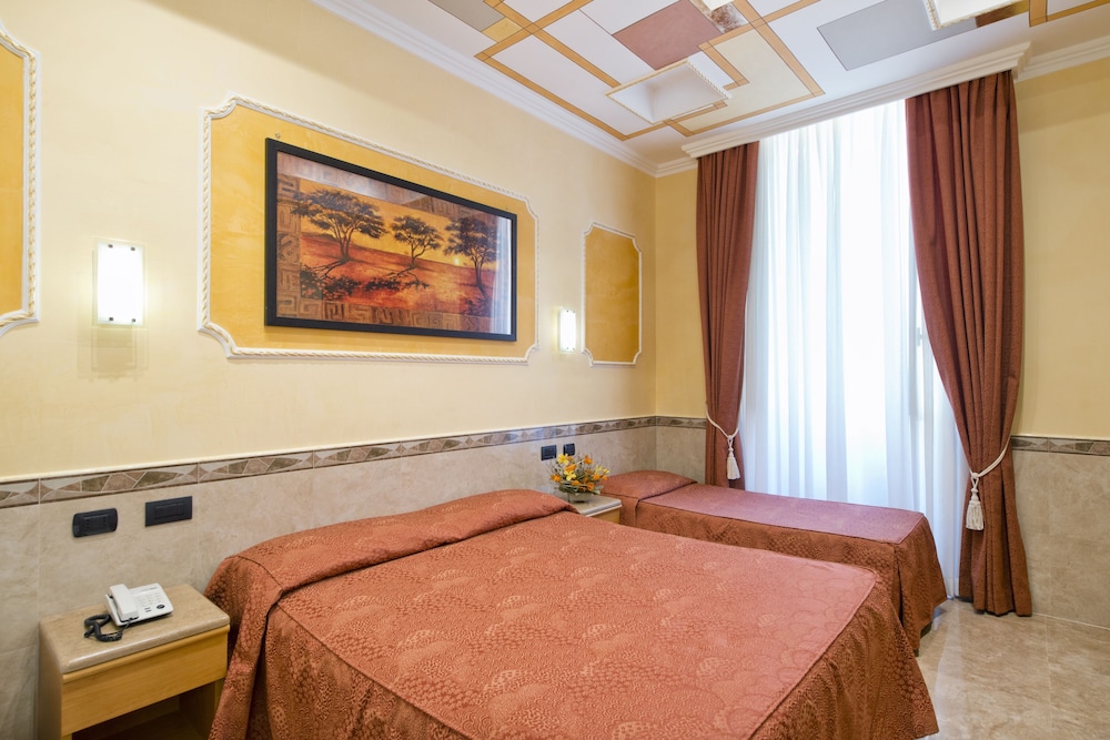 Marco Polo Hotel 24/52