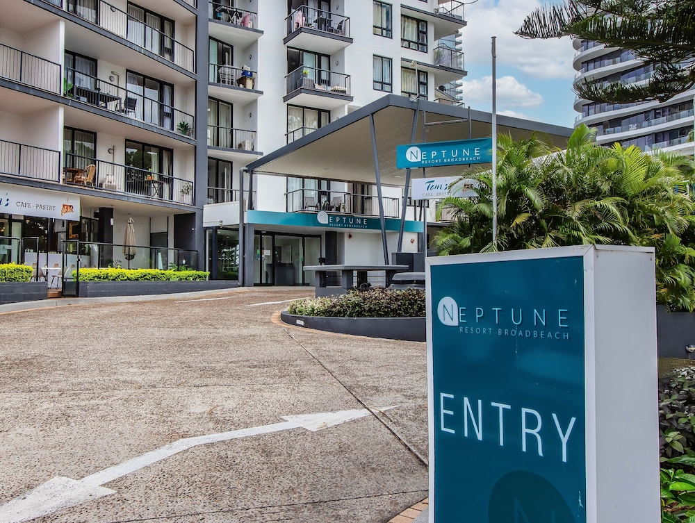 Neptune Resort 73/80