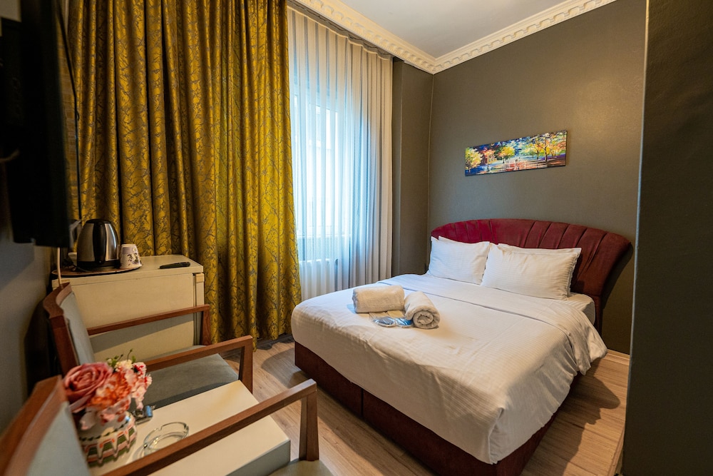 Evin Suit Hotel 12/50