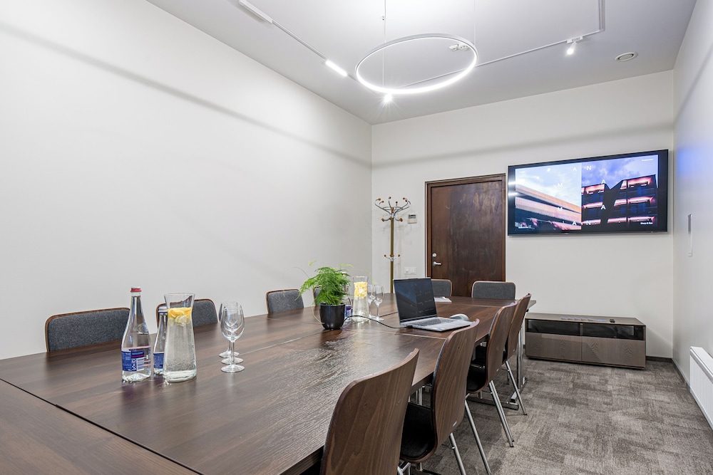 MANA Suites and Sea Palanga 40/50