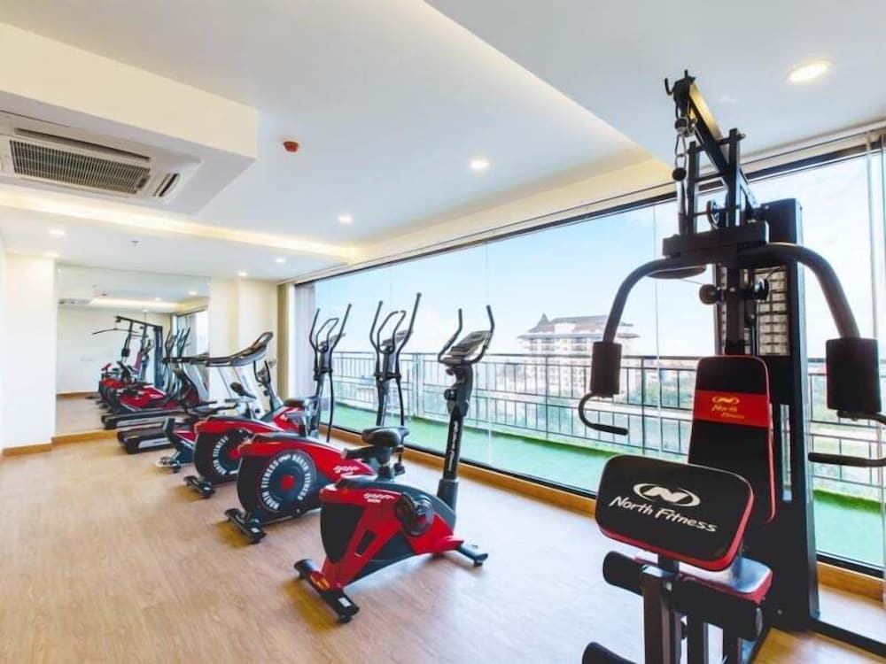 Golden Jomtien Beach Hotel 77/100