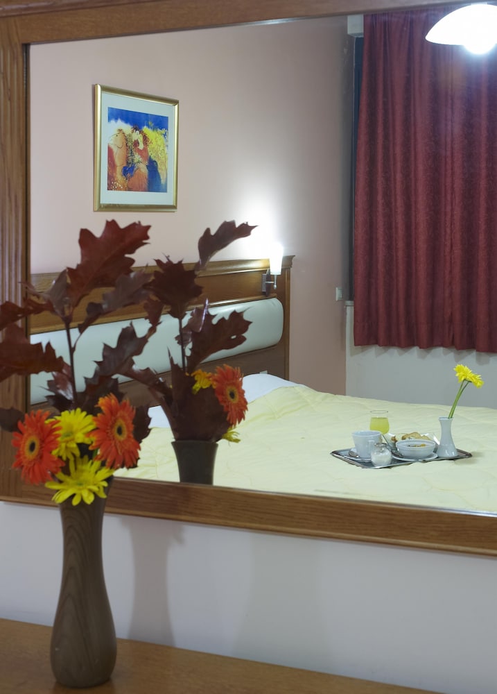 ACHARNIS KAVALLARI HOTEL SUITES 44/55