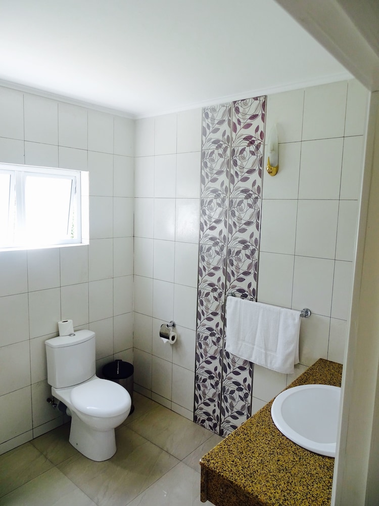 La Modestie Villa 46/50
