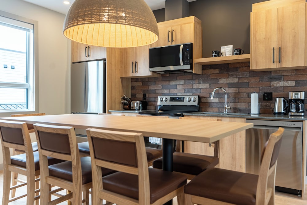 Basecamp Suites Revelstoke 30/50