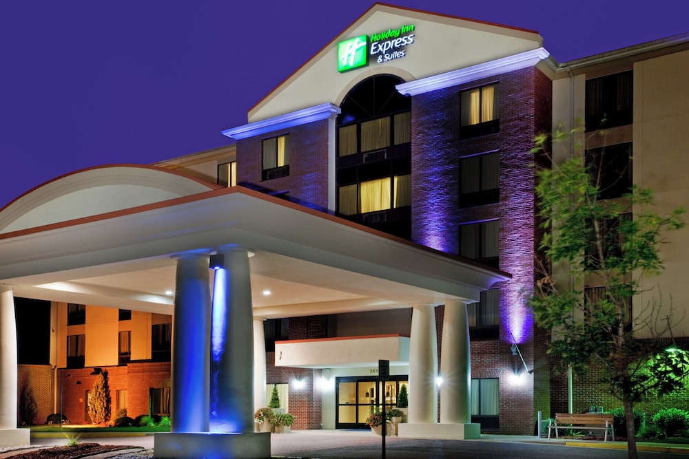 Holiday Inn Express Hotel And Suites Chesapeake 2/50