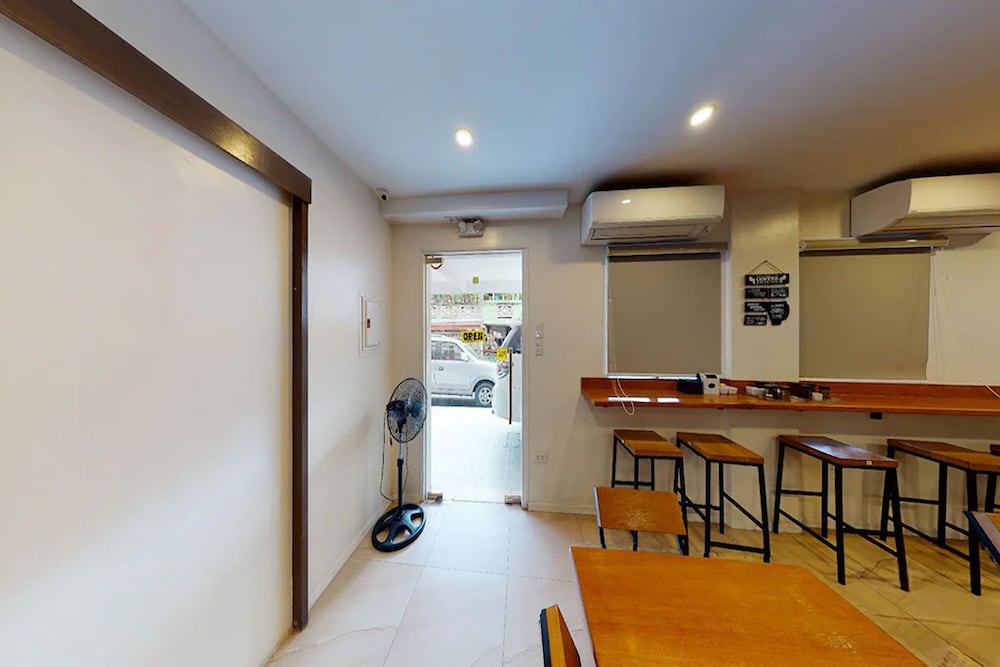 Khotel near T3 Airport 42/48