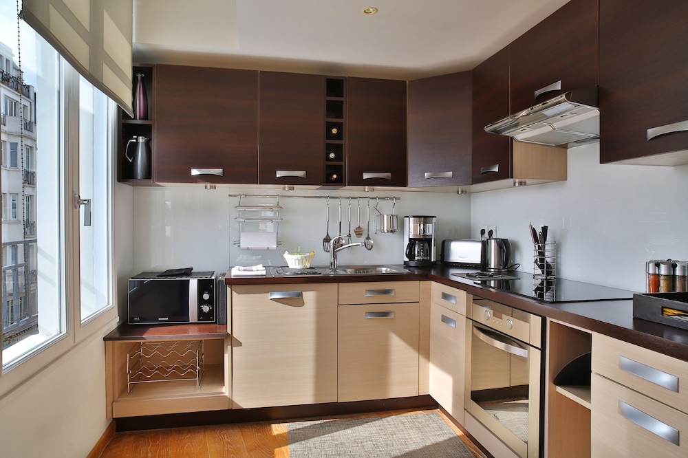 Montmartre Residence 64/74