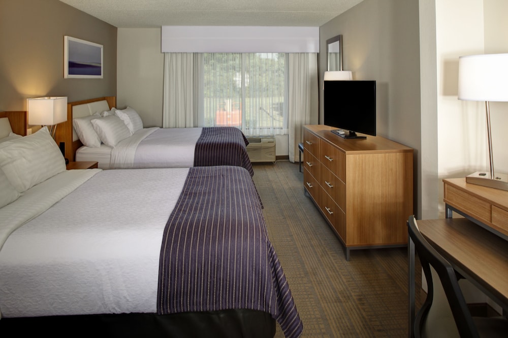 HOLIDAY INN FRANKLIN - COOL SPRINGS 24/64