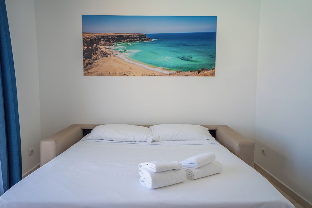 ARENA BEACH HOTEL 17/65