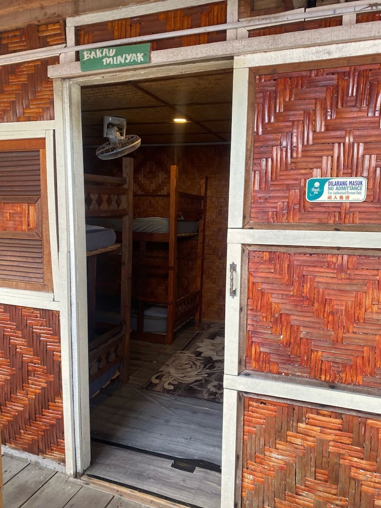Hotel O Bakau Hijau Riverlodge & Campsite 25/39