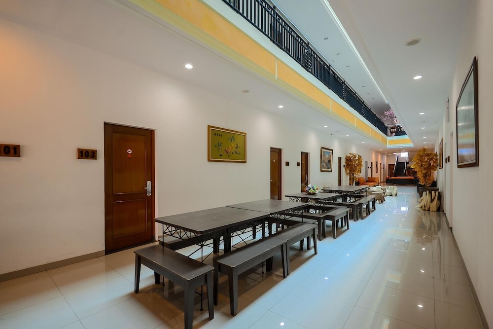 ALQUEBY HOTEL 8/47