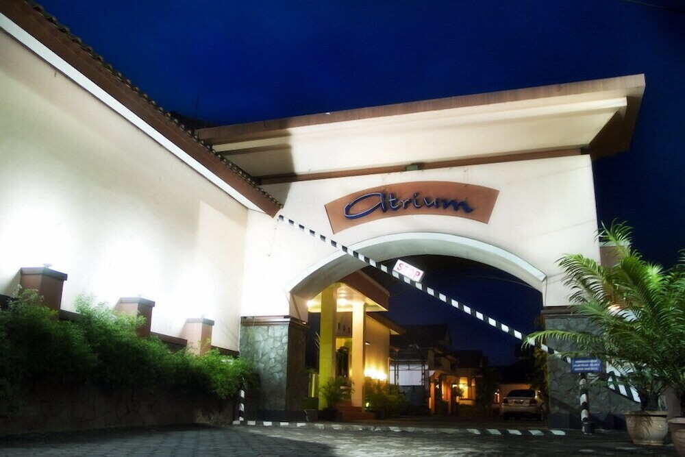 Atrium Resort & Hotel 5/27