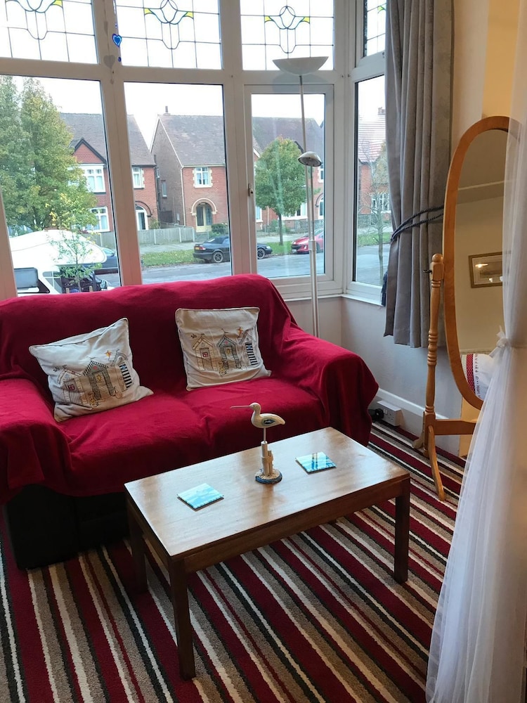 Lyndsay Guest House 36/50