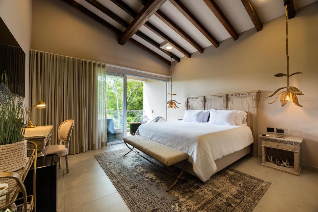Forest, Deluxe, King Bed, with View