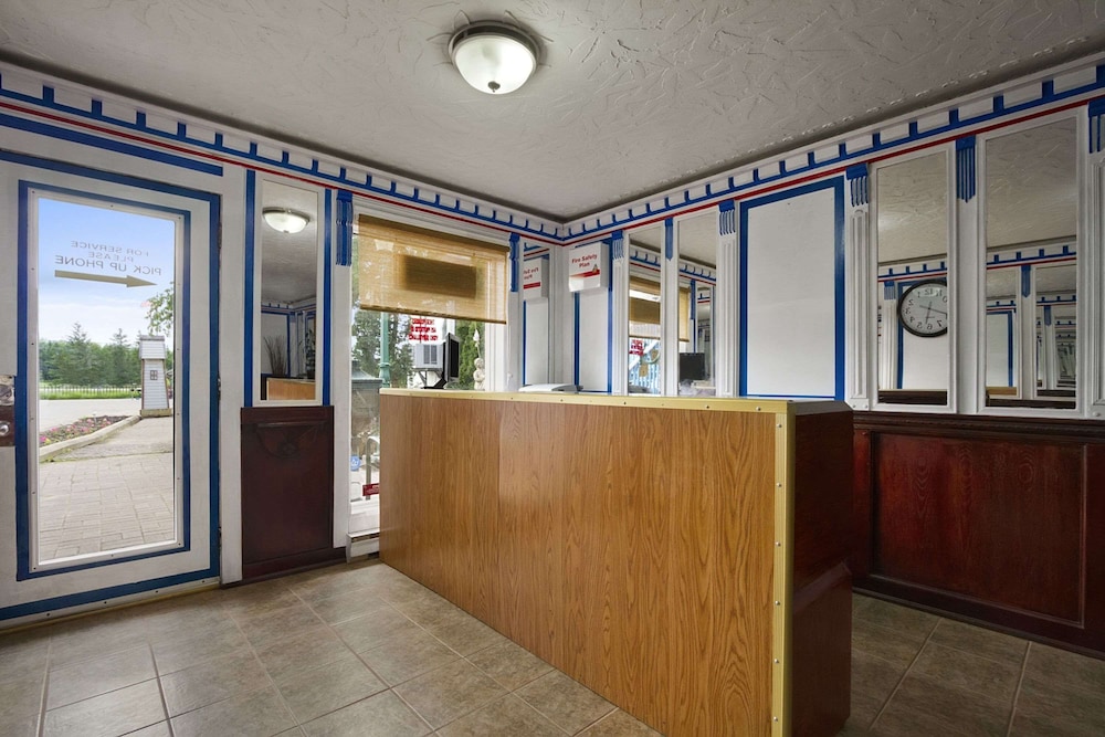 Knights Inn Lindsay 4/14