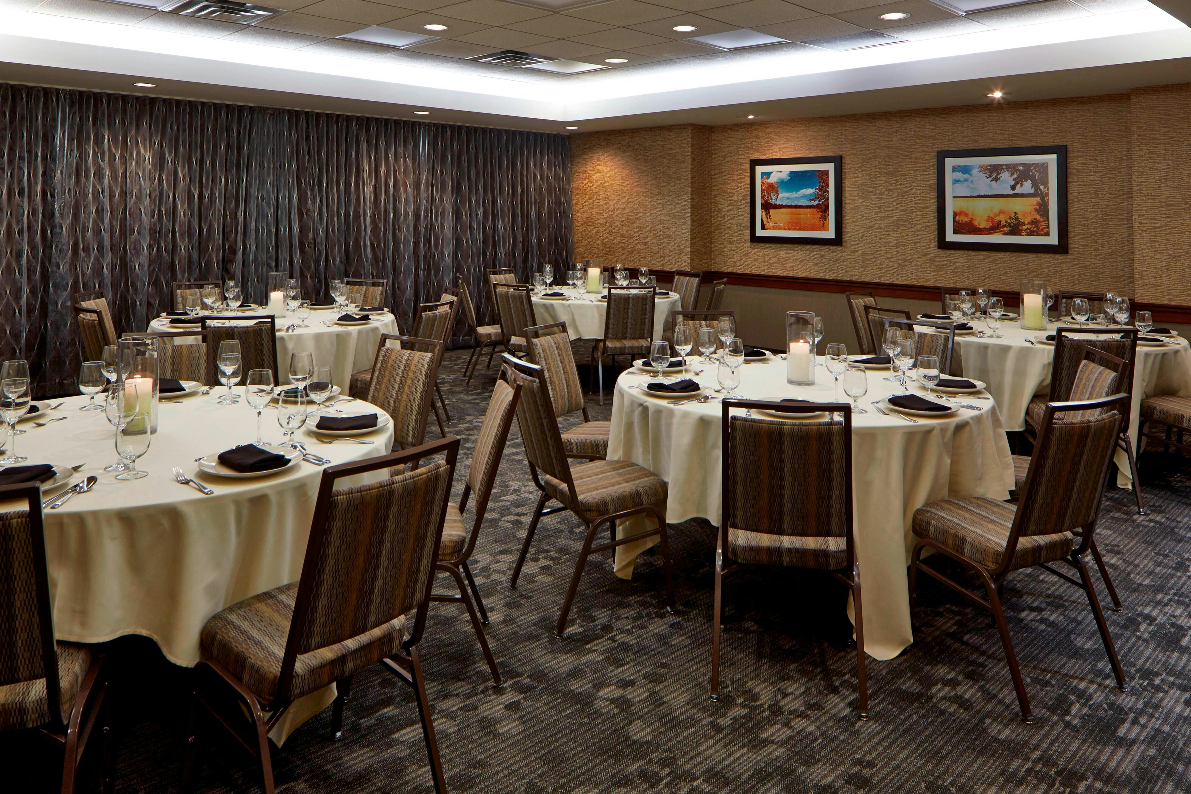 Courtyard By Marriott Bloomington By Mall Of America 33/38