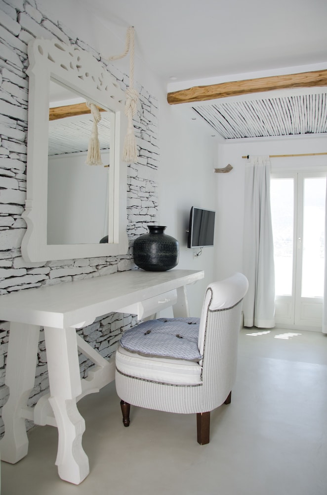 Levantes Ios Boutique Hotel 59/74