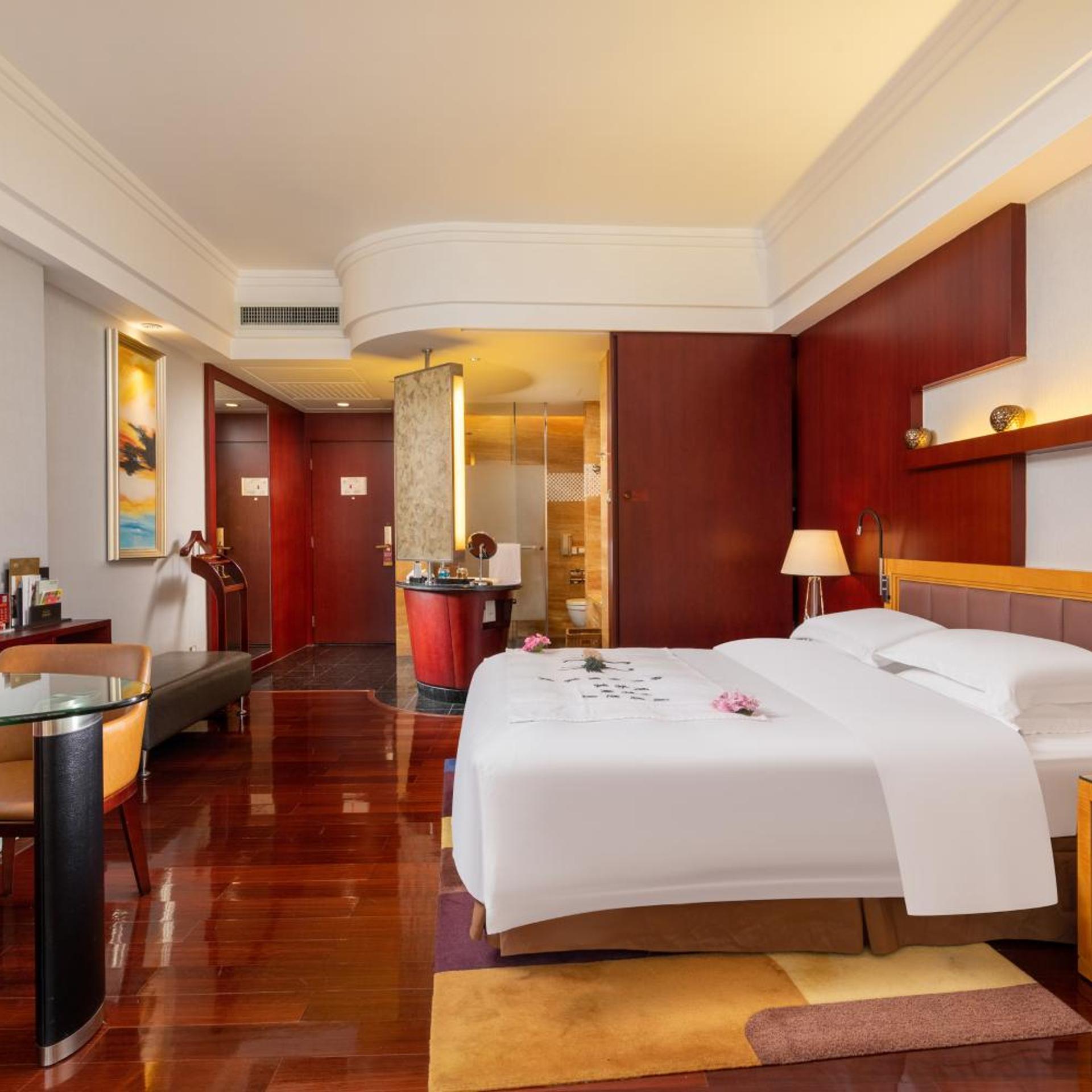 Executive, King Bed, Bridge View 3/7