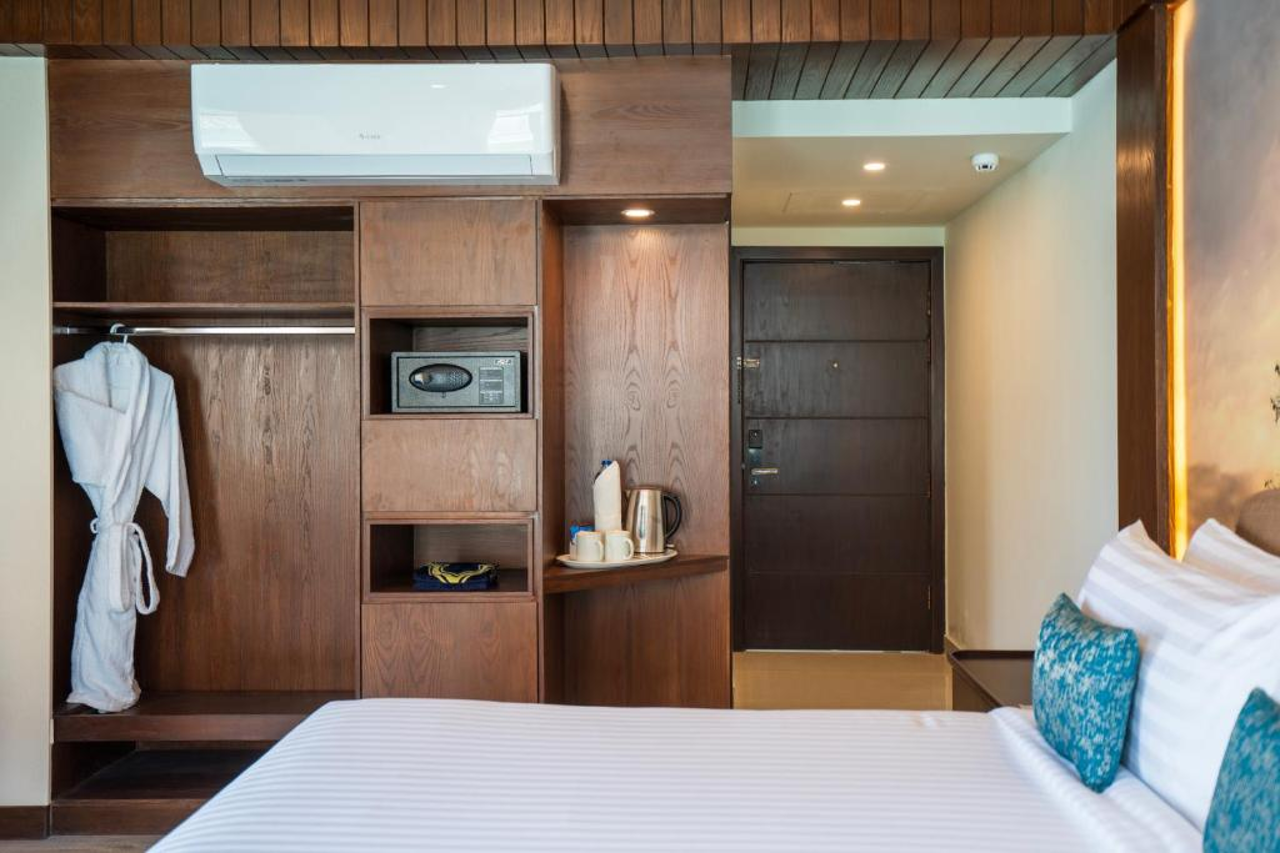 Pearl Continental Resort Attabad Lake 9/15