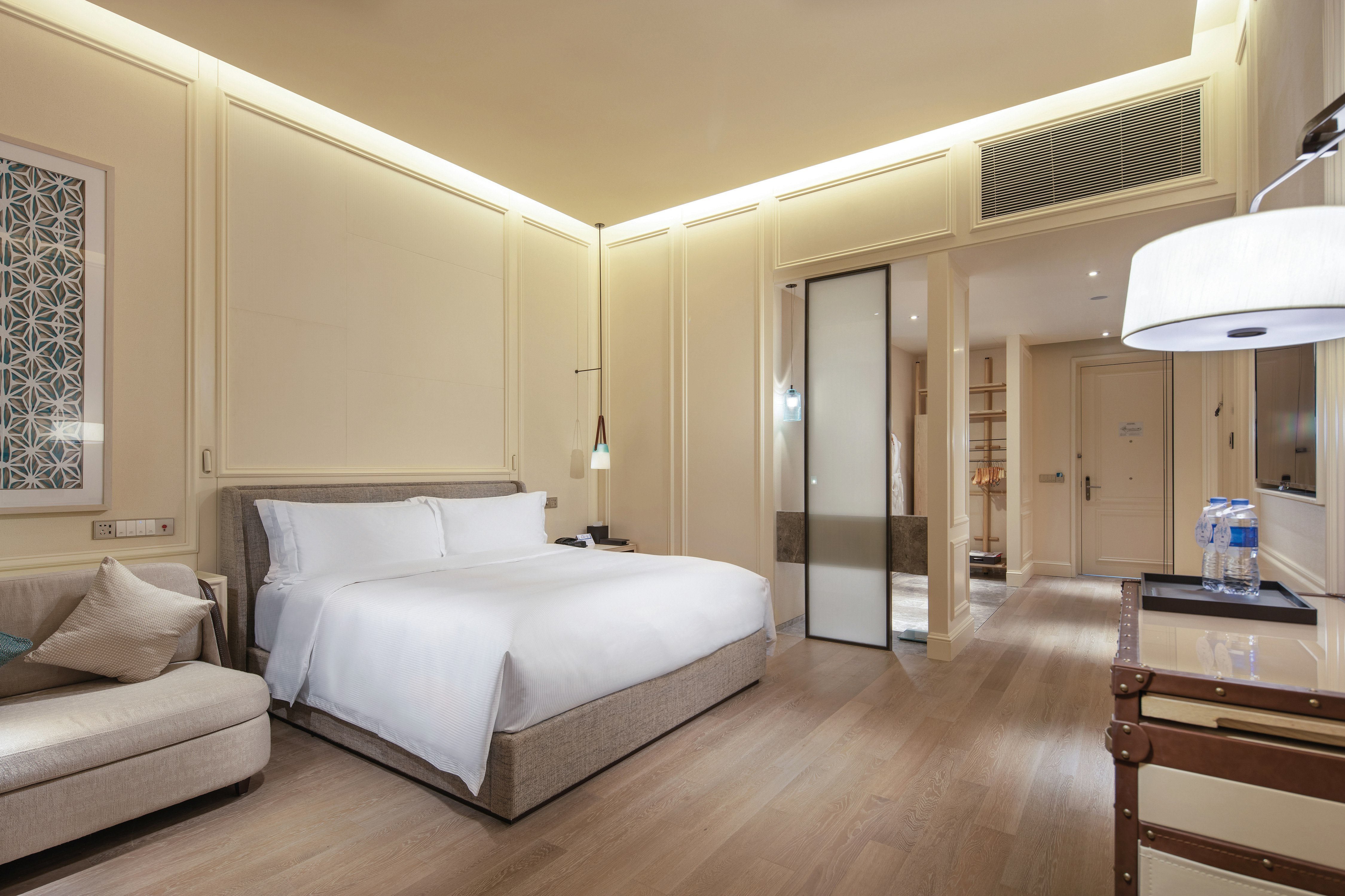 ROOM, KING BED, ACCESSIBLE