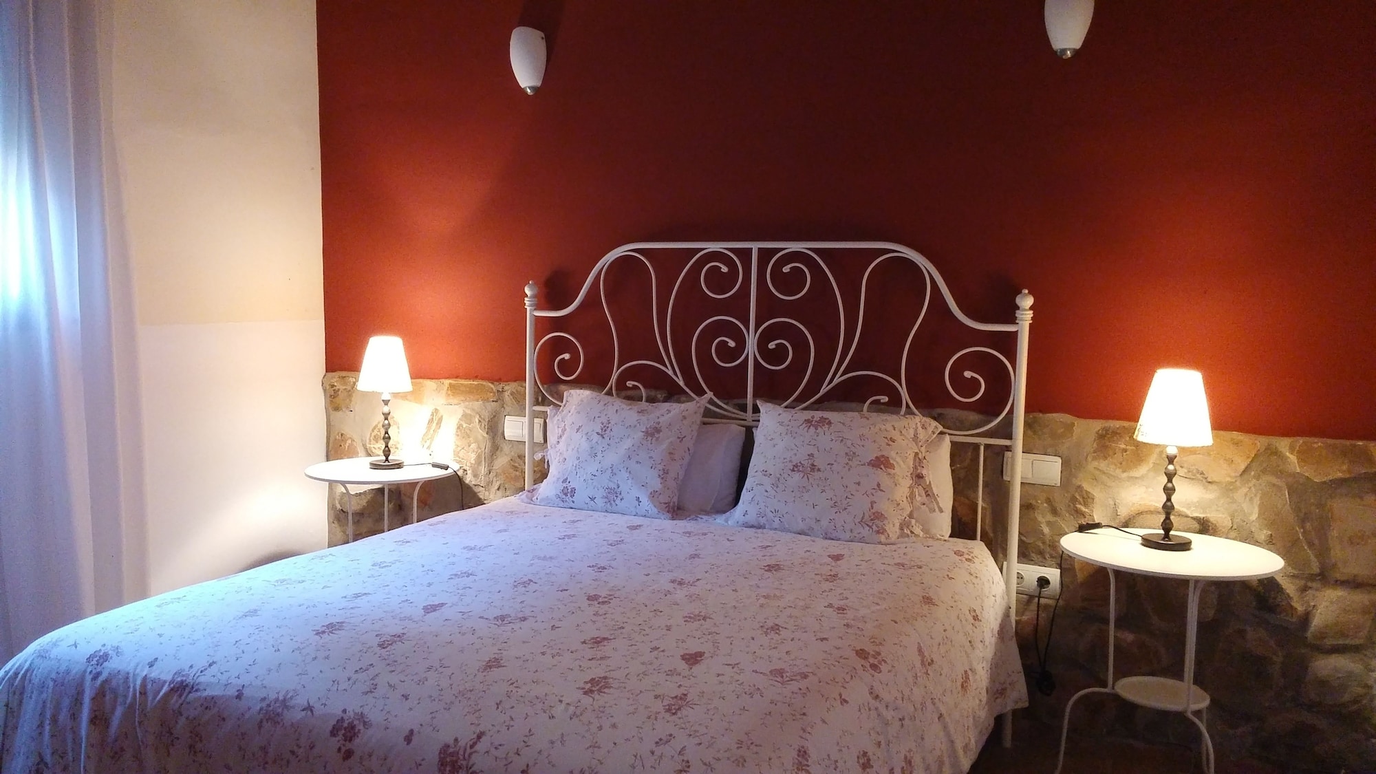 Basic, House, 1 Double and 2 Queen Beds, Mountain View