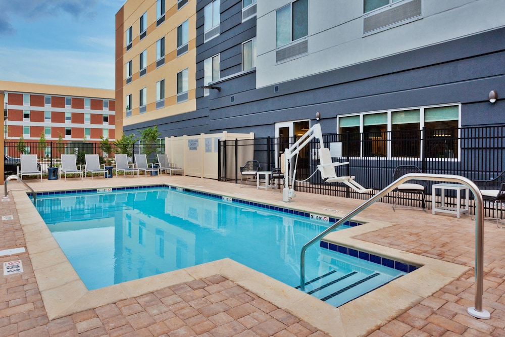 Fairfield Inn And Suites By Marriott Birmingham Colonnade in BIRMINGHAM - AL